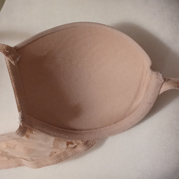 Free Add-on Light Pink Lacy Bra - Size 32B - Picture 8 of 10